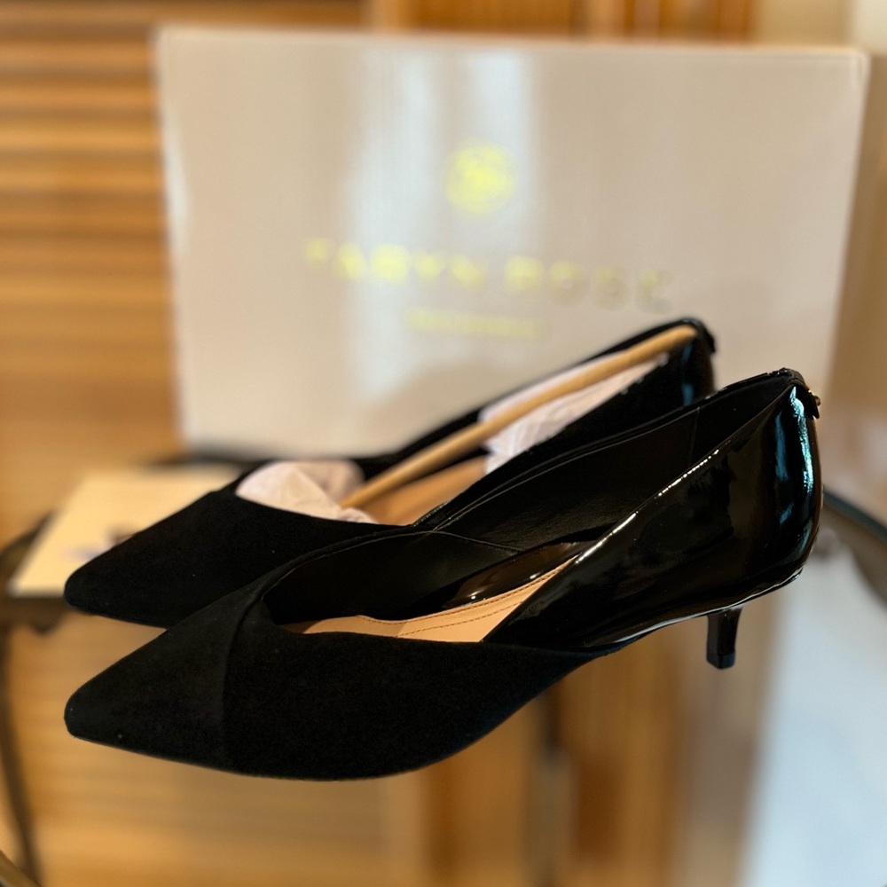 Taryn Rose Weatherproof Heels - Size 7W - NWT 🖤👠 - Picture 11 of 12